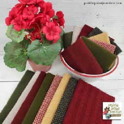 Additional picture of Wool Bundle Strawberry Fields