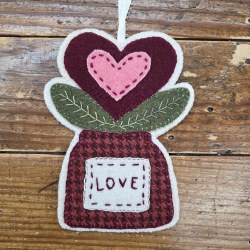Wool Heart In Vase Kit