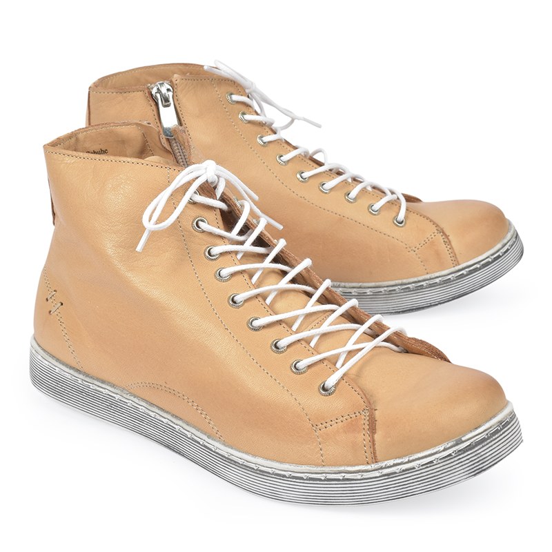 shoe company beacon hill