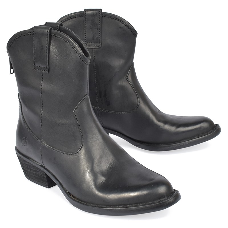 born wynd boots