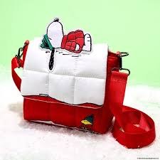 Loungefly Peanut Holidays Snoopy Doghouse