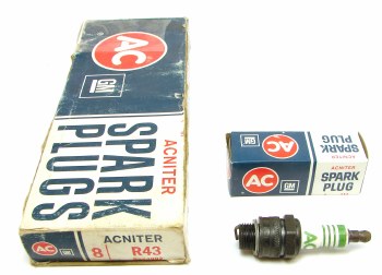 1969 1970 Camaro Chevelle Nova Full Size NOS AC Delco Acniter R43 Spark Plugs