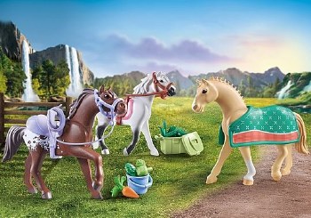 Three Horse Set