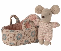 Baby Mouse in Carrycot Rose