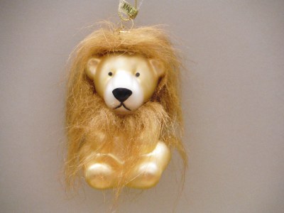 GLASS LION WITH FUR