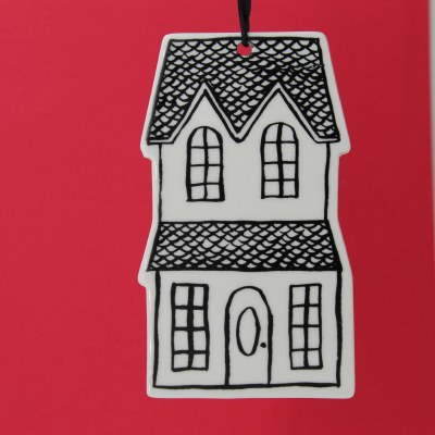 HOUSE WITH OVAL DOOR