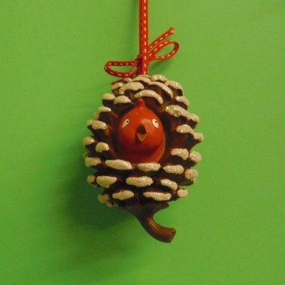 PINECONE WITH BIRD