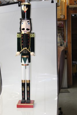 42&quot; GREEN/ GOLD NUTCRACKER