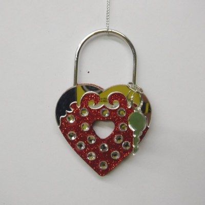 RED HEART WITH KEY