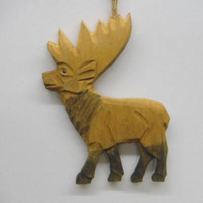 CARVED WOODEN REINDEER