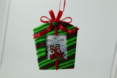 GREEN PICTURE FRAME