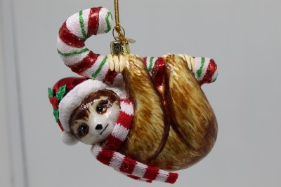 SLOTH W/ CANDY CANE