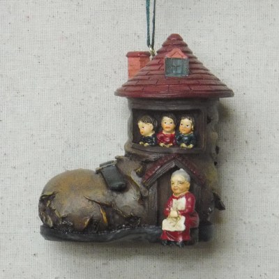 OLD LADY THAT LIVED IN A SHOE