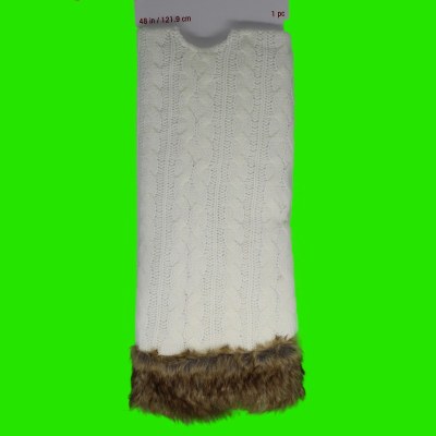 WHITE TREE SKIRT