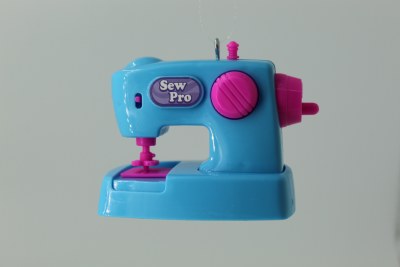 BLUE SEWING MACHINE