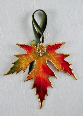 MULTI COLOR SILVER MAPLE LEAF