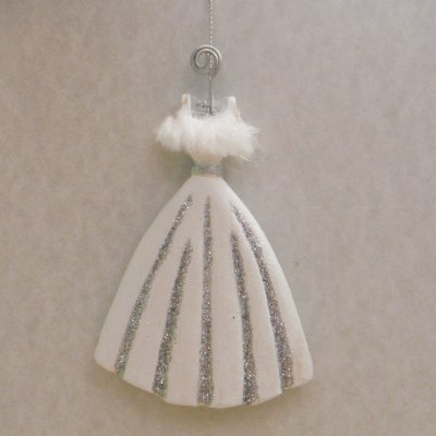 WHITE WEDDING DRESS  ??