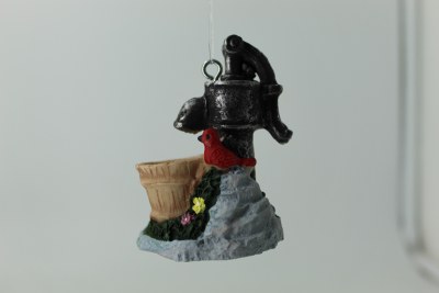 BIRD BATH W/HAND PUMP