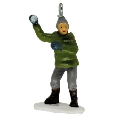 GREEN SNOWBALL THROWING
