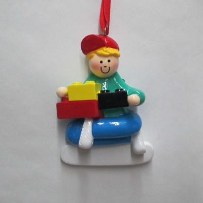 BLONDE HAIR BOY WITH BLOCKS