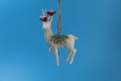 REINDEER W/ CARDINALS