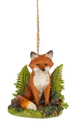 FOX SITTING UPRIGHT IN FERNS
