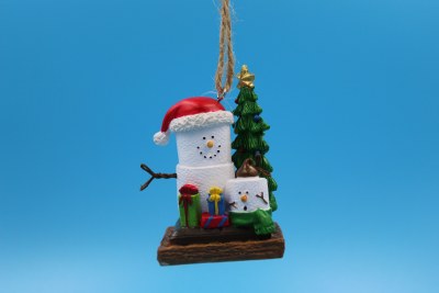 SMORES DECORATING TREE