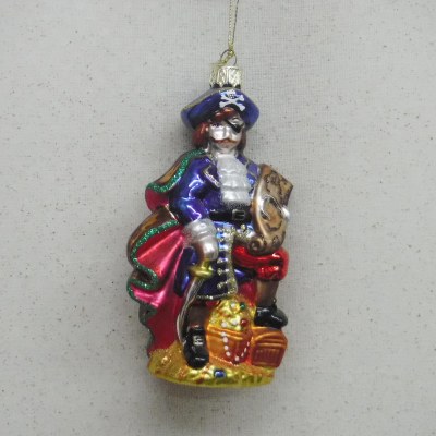 GLASS PIRATE WITH CHEST