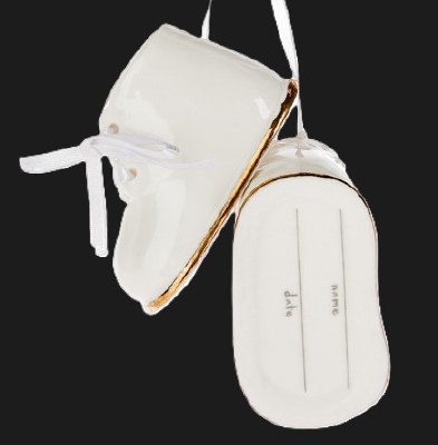 WHITE BABY BOOTIES