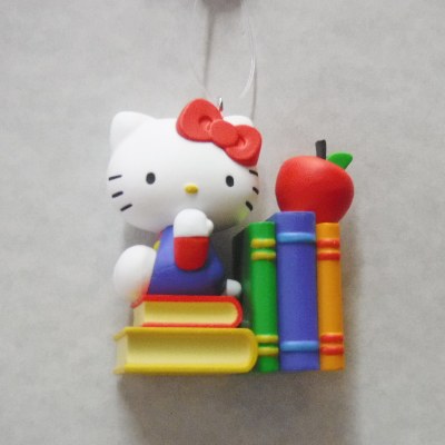 HELLO KITTY WITH BOOKS