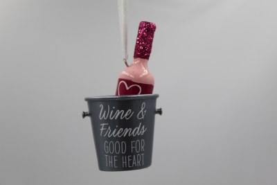 WINE &amp; FRIENDS