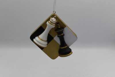 BLACK/WHITE CHESS PIECES