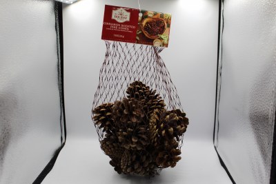 SCENTED PINECONES