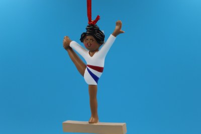 GIRL DOING GYMNASTICS