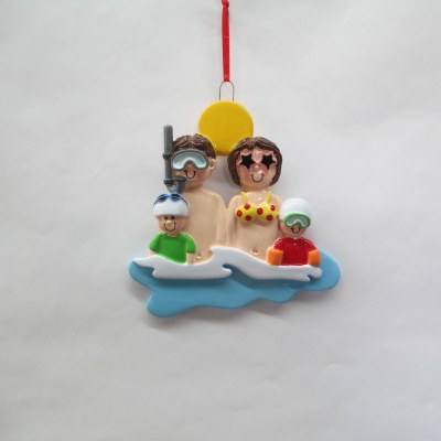 BEACH FAMILY OF 4