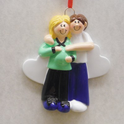EXPECTING COUPLE