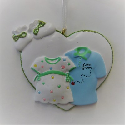 LOVE GROWS- EXPECTING