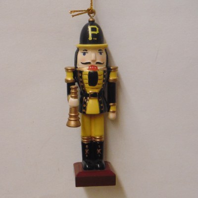 PIRATES NUTCRACKER