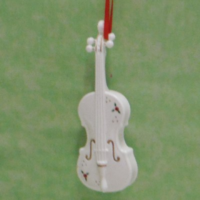 VIOLIN WITH HOLLY