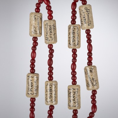 BOTTLE CORK GARLAND
