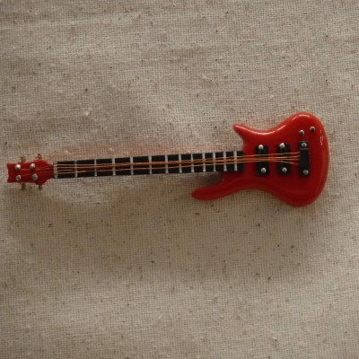 RED BASS GUITAR MAGNET