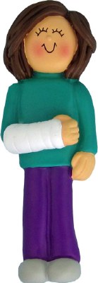 GIRL WITH ARM IN CAST BROWN HAIR