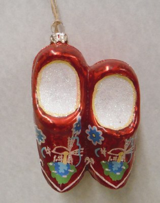 DUTCH SHOES GLASS