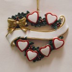 FAMILY OF 6 HEARTS IN A WREATH