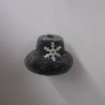 TOP HAT WITH SNOWFLAKE