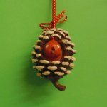 PINECONE WITH BIRD