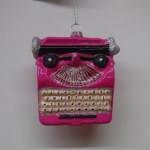 RETRO GLASS PINK TYPEWRITER