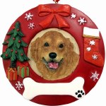 GOLDEN RETRIEVER IN WREATH