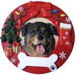 ROTTWEILER IN WREATH