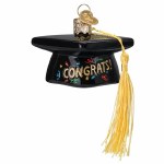 BLK GRADUATION CAP GOLD TASSE